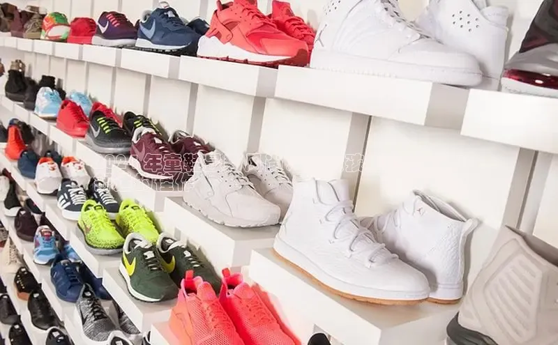 bsports登录入口文心一言2024 年童鞋最新风尚：为女孩打造时尚与
舒适的佳作