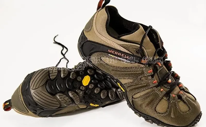 bsports登录入口光魔科技**2024年男孩夏款凉鞋：时尚、舒适与
玩乐精神兼备**